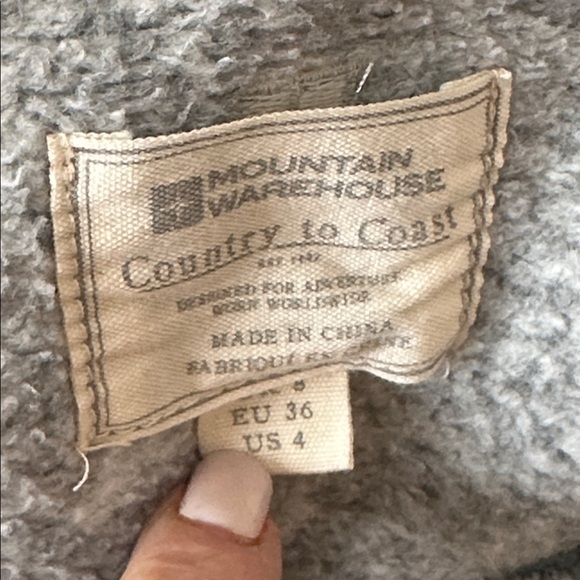 Idris Womens Cowl Neck Fleece
Mountain Warehouse gray oatmeal size 4 EUC - Picture 8 of 9